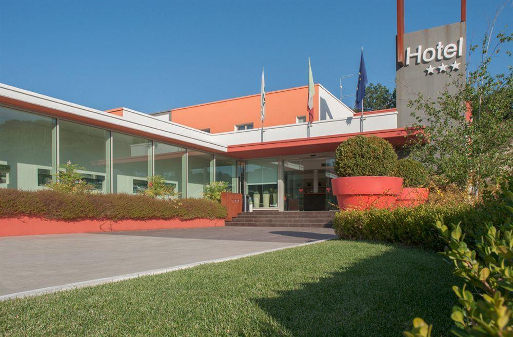 טולנטינו Hotel Cluentum מראה חיצוני תמונה