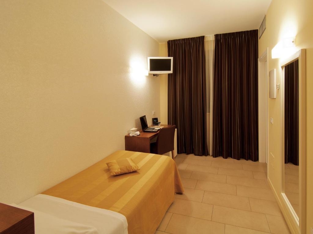 טולנטינו Hotel Cluentum חדר תמונה